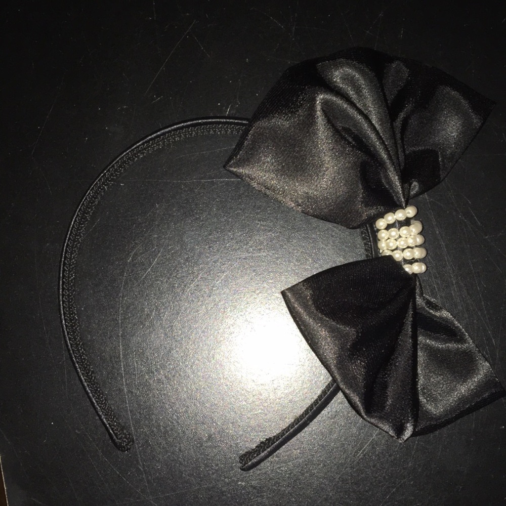 Black pearl headband